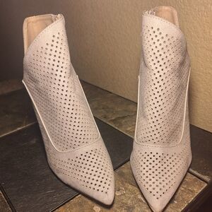 Elegant Perforated Women's Shoes
